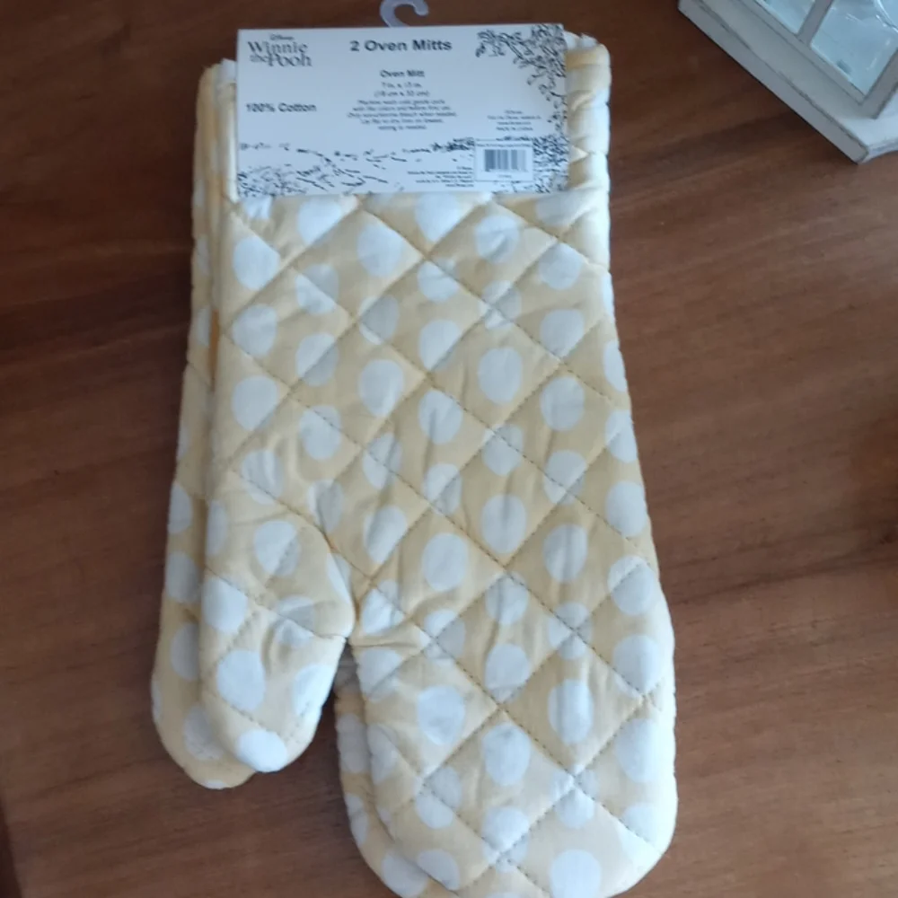 Winnie the Pooh Easter hot mitts